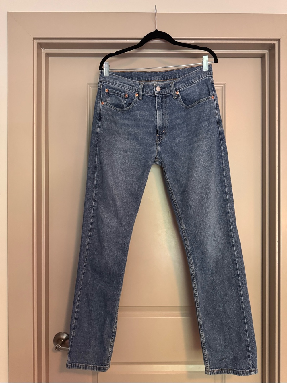 Levi's Men's Straight Jeans in Medium Blue Wash